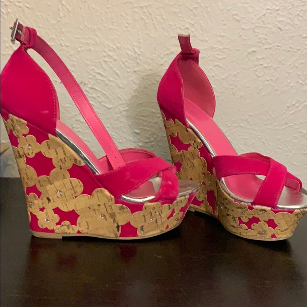 pink wedges